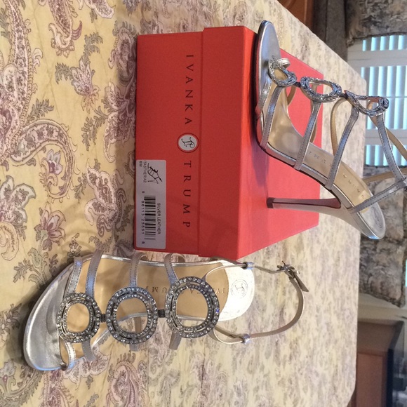 Gorgeous Ivanka Trump Shoe! - Picture 4 of 6